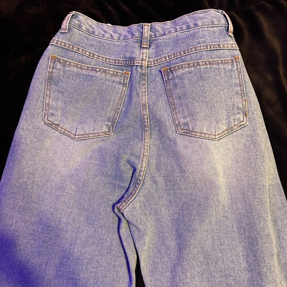 Jeans - Picture 2 of 3